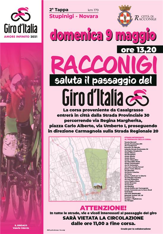 Racconigi saluta il passaggio del Giro d'Italia